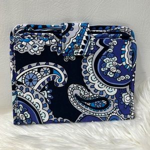 Vera Bradley “Iconic Zip-In Brush Case in “ DeepNight Paisley”